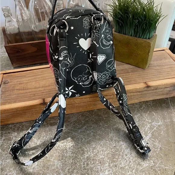 BETSEY JOHNSON “BLK & WHITE “SKULL / HEART MINI BACKPACK - Picture 4 of 9